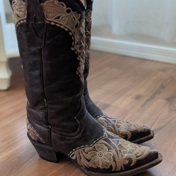 Western floral embroidered boots - Picture 4 of 10